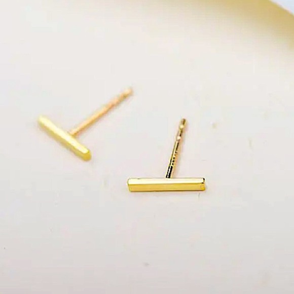 Gold Stick Bar Stud Earrings Minimalist - Picture 4 of 4